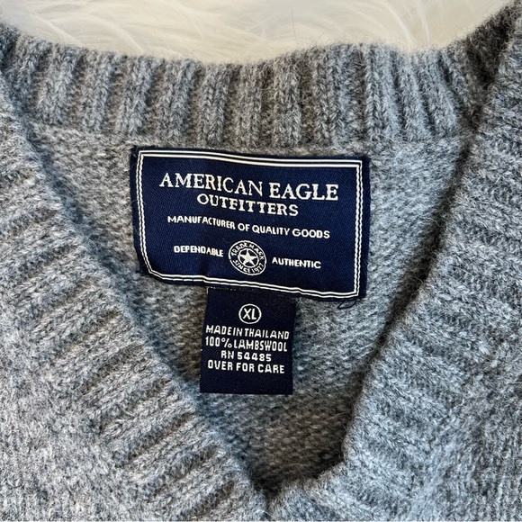 American Eagle 100% Lambswool Vintage Sweater Vest - Picture 4 of 6
